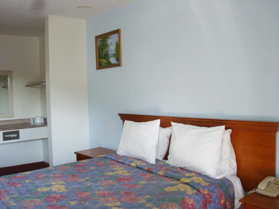 Scottish Inns Long Beach Pokoj fotografie