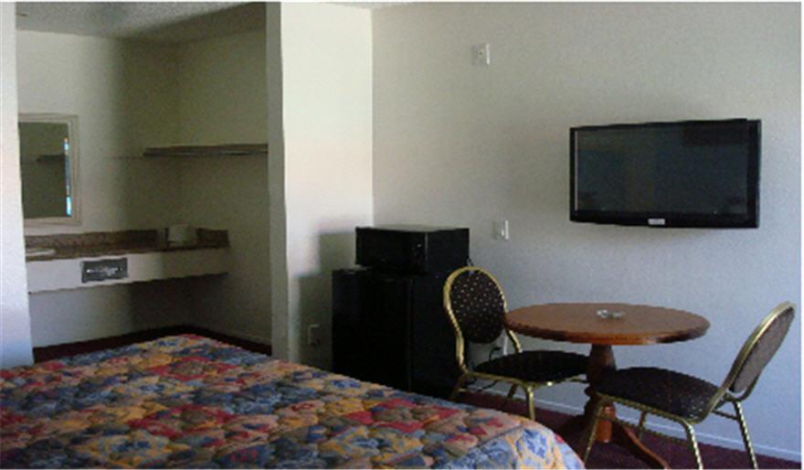 Scottish Inns Long Beach Pokoj fotografie